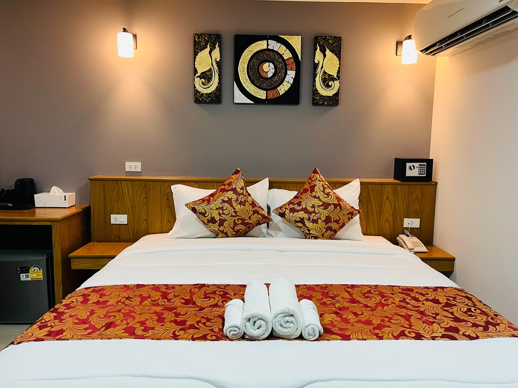 Top High Airport Link Hotel