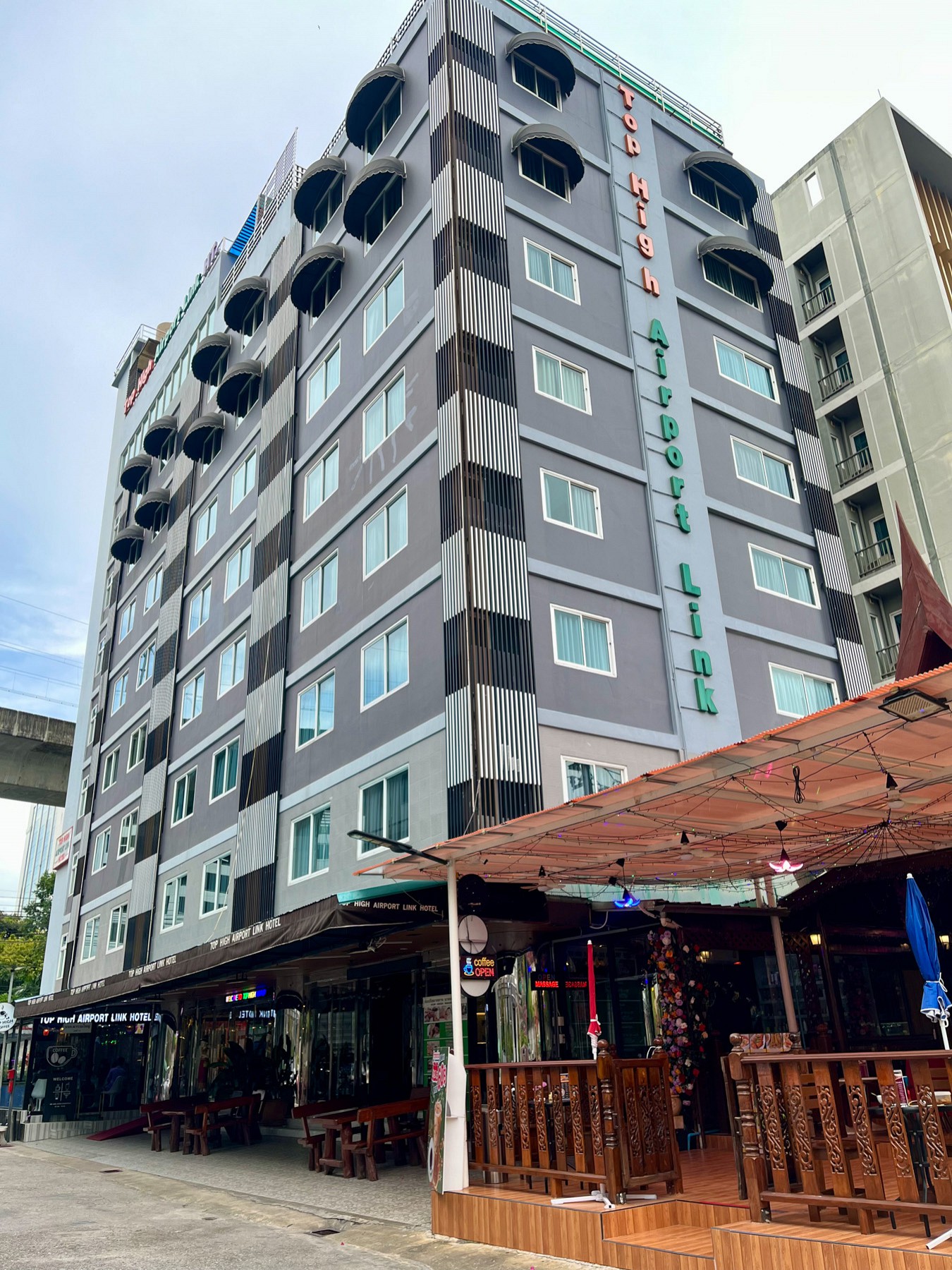 Top High Airport Link Hotel